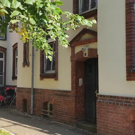 Mit Blick Ueber Daecher - Fuer Treppensteiger
